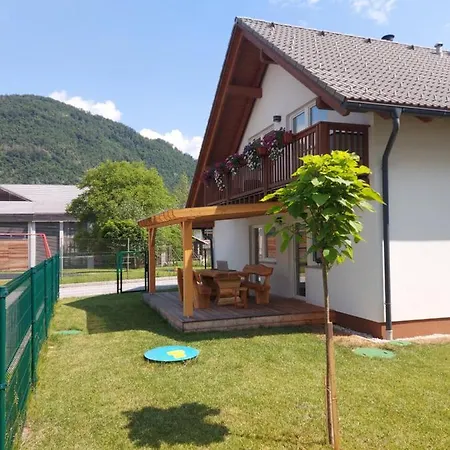 Alpine Apartment *